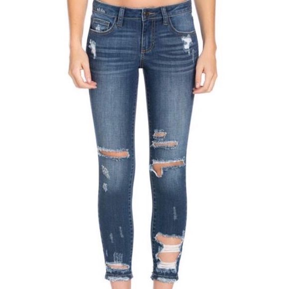 Denim - ❤️LAST 1 ❤️ Destroyed Cropped Skinny Jeans